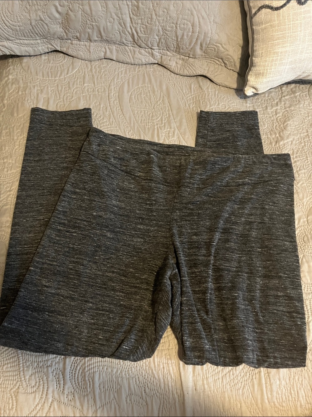 Time and Tru Heathered Dark Gray women’s Stretch Leggings